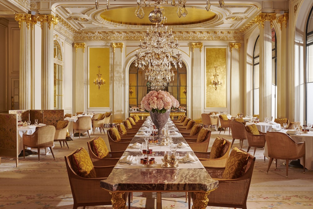 Hotel Plaza Athenee 58/79