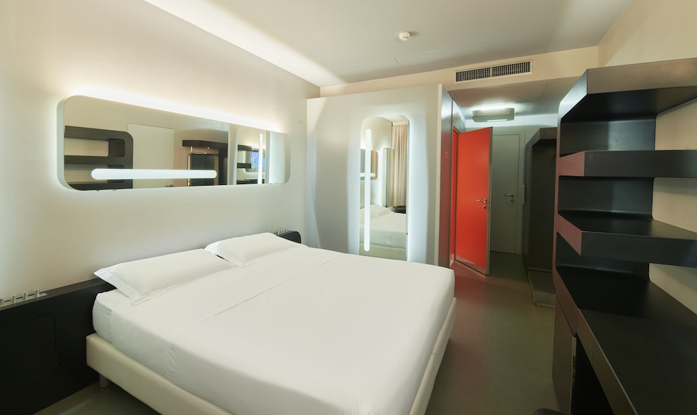 SUPERIOR, DOUBLE BED