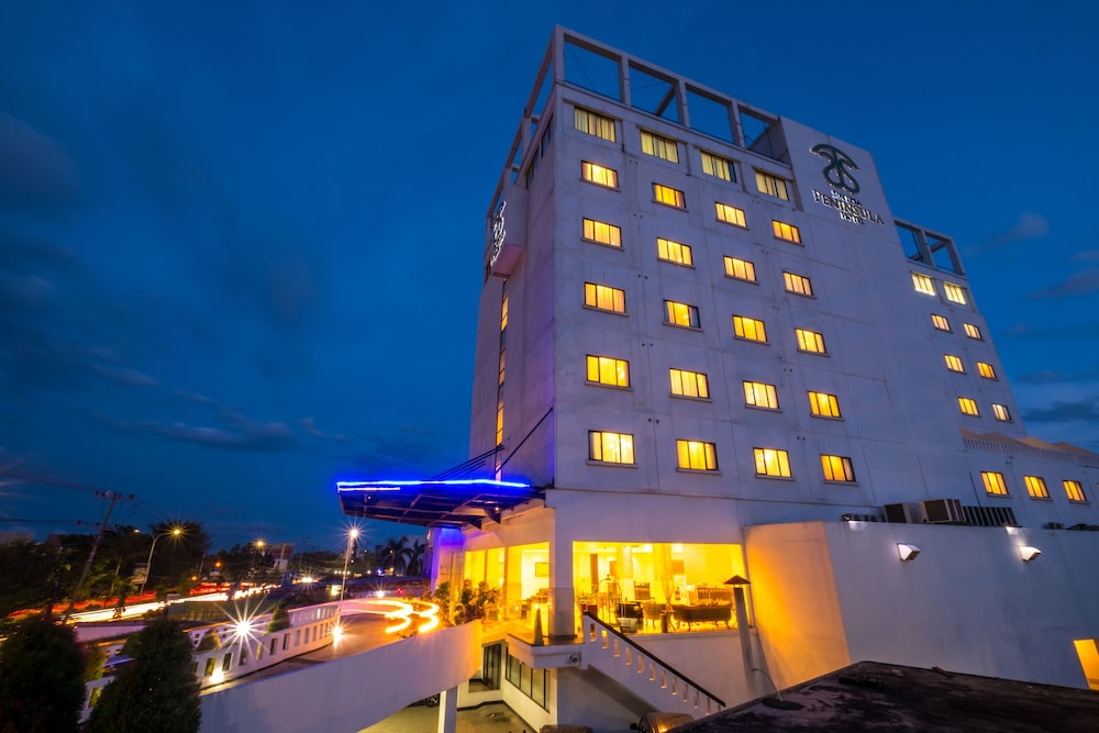 Sintesa Peninsula Hotel 2/60