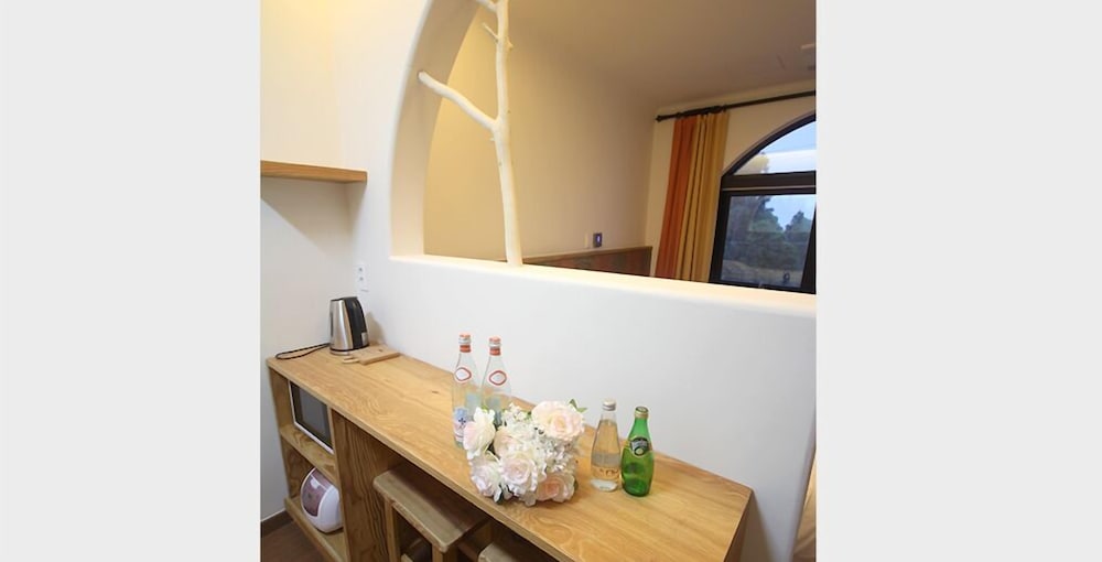 Nomad Pension In Jeju 11/62