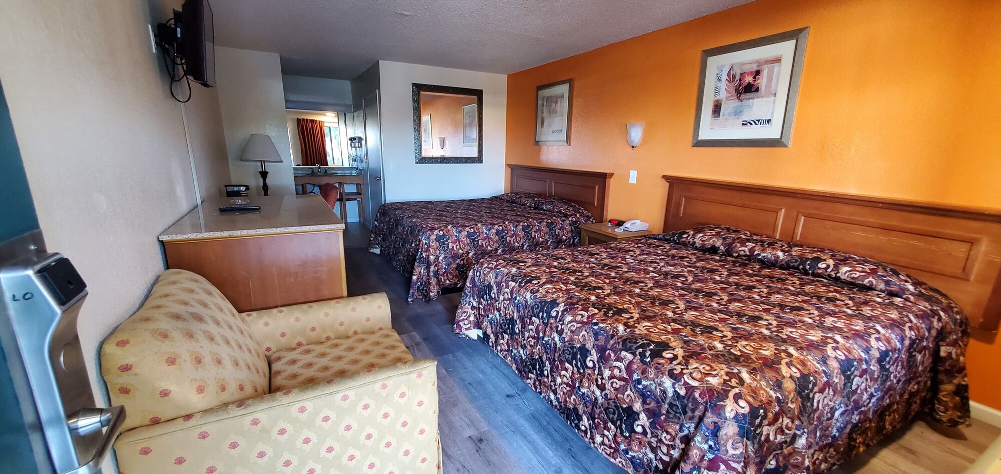 ROOM, 2 KING BEDS, SMOKING