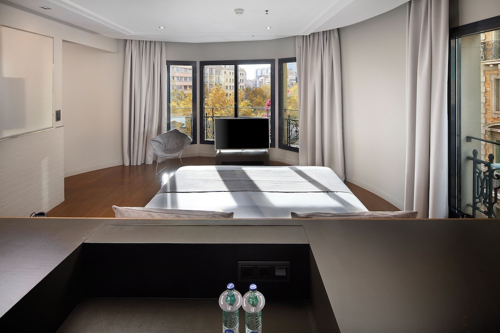 WILSON BOUTIQUE HOTEL 55/64