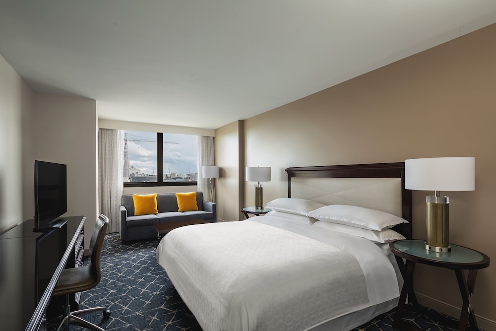 Sheraton Norfolk Waterside 11/55