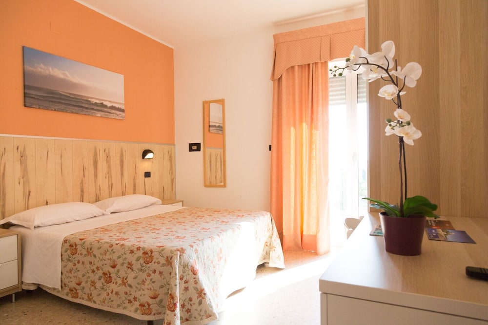 Hotel Saint Tropez 8/30