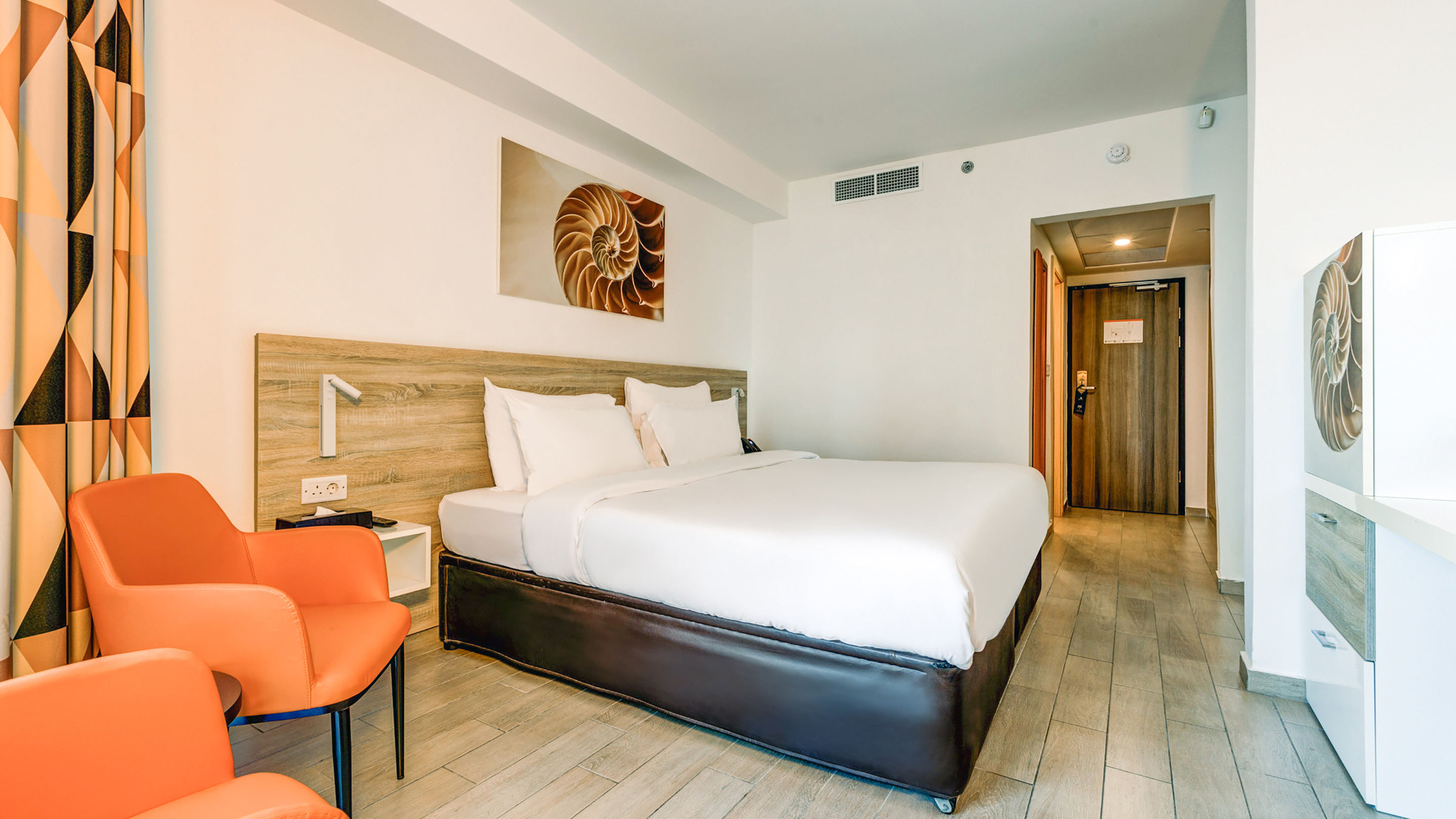 Comfort, Side Sea View