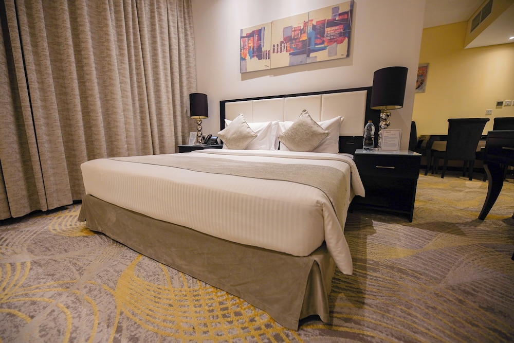 Deluxe, Suite, King Bed, 2 Bathrooms، Grand Villaggio Hotel Abu Dhabi 2/5