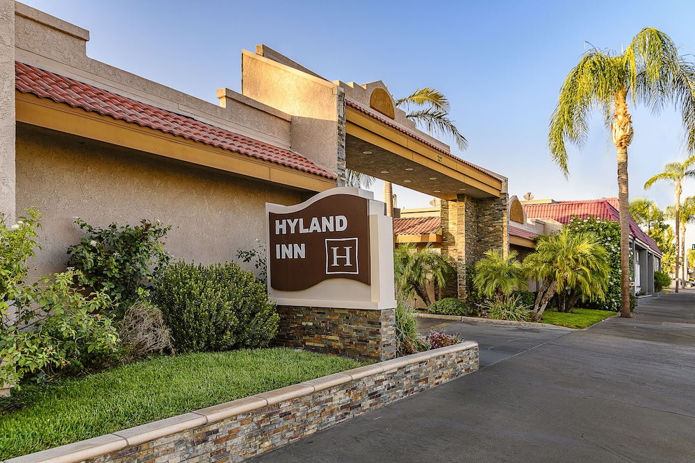 Hyland Motel 28/30