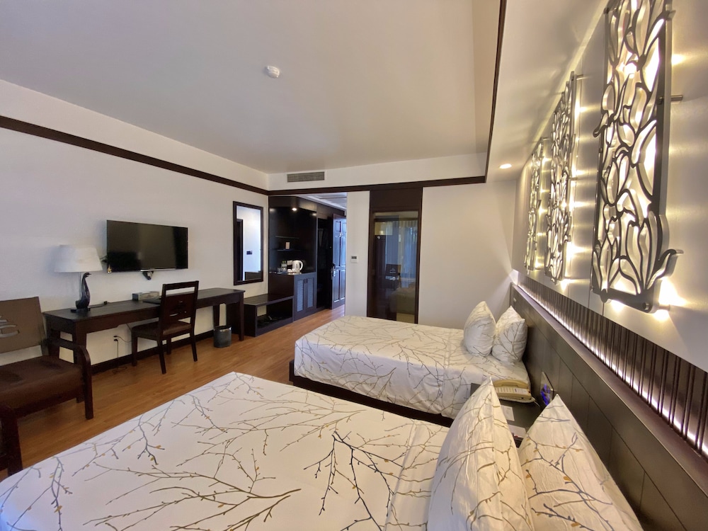 Carmelina Beach Resort 23/78