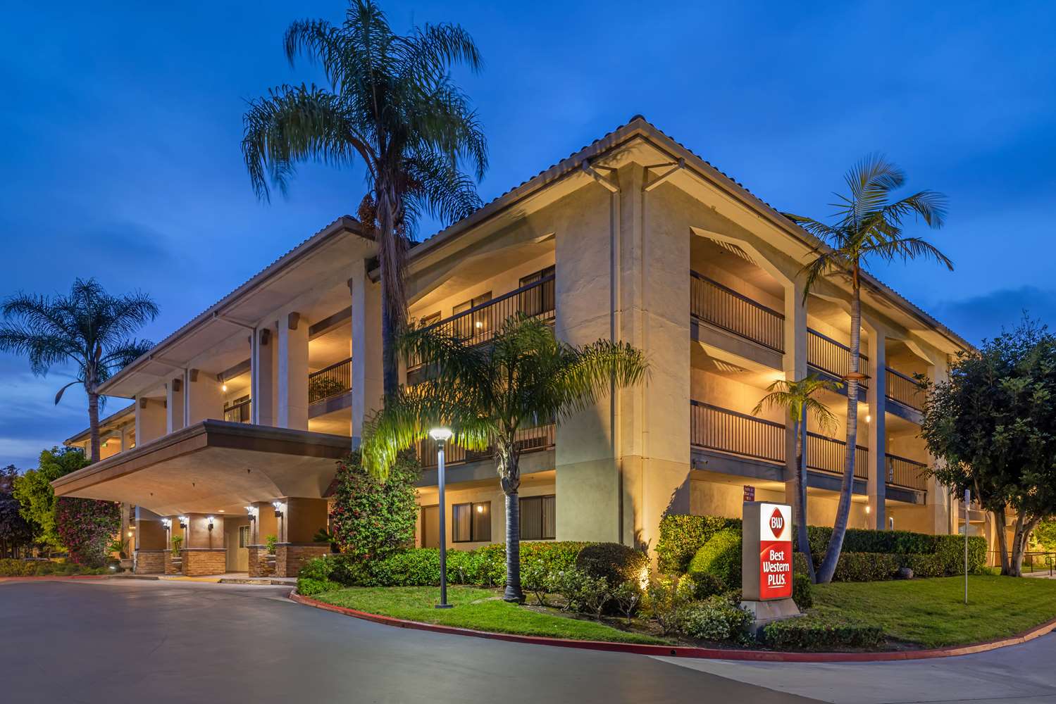 Best Western Plus Orange County Airport North 1/19