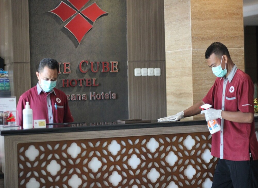 The Cube Hotel 4/48