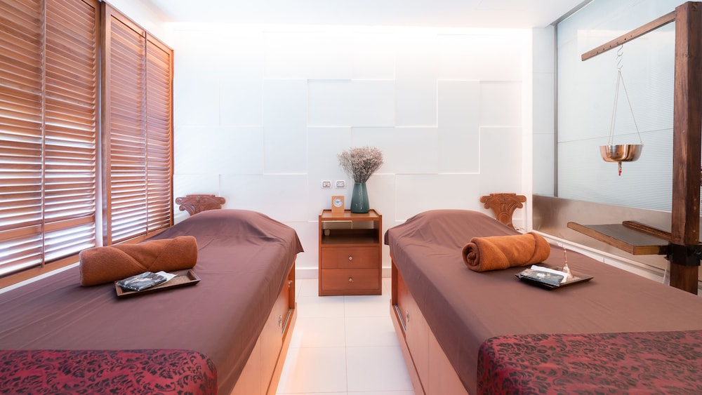 Night Hotel Bangkok (formerly Dream Hotel Bangkok) 40/81