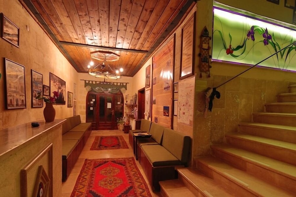 Jerveni Cave Hotel 36/47