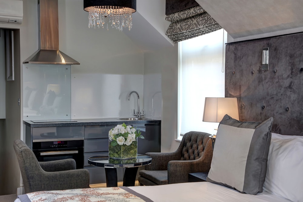 Spark by Hilton London Chiswick 38/45