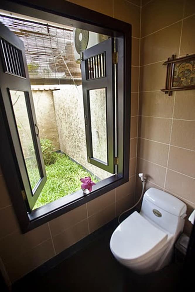 Lotus Village Resort 36/38