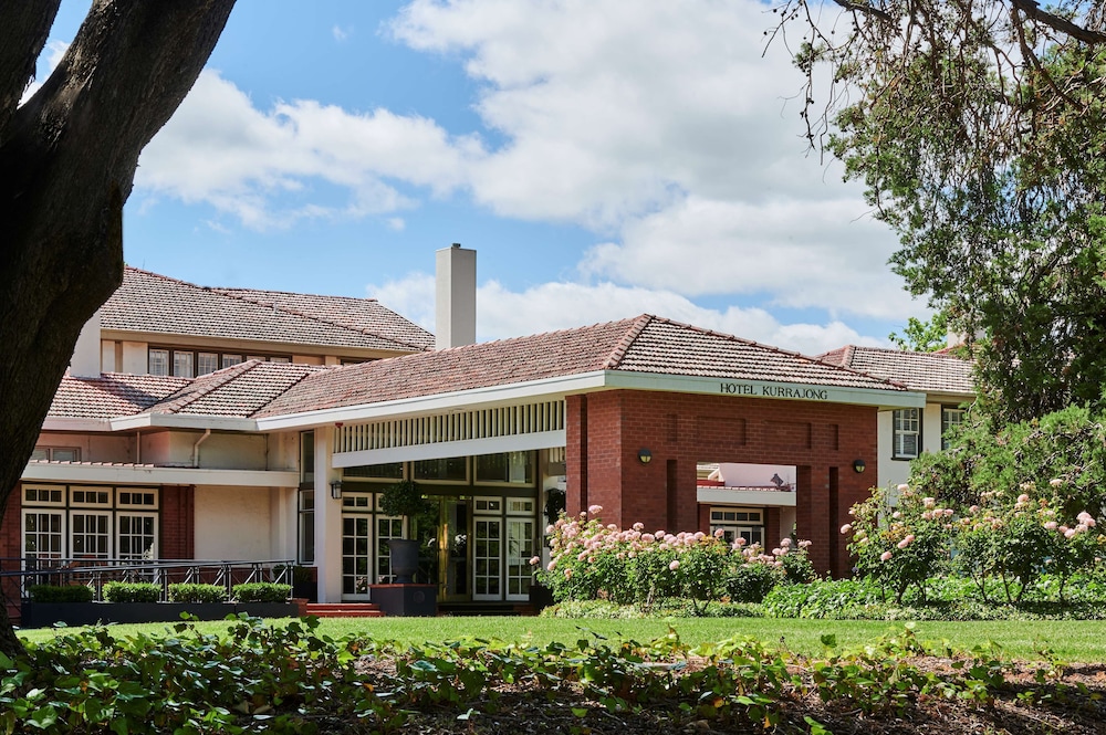 Hotel Kurrajong Canberra 65/67
