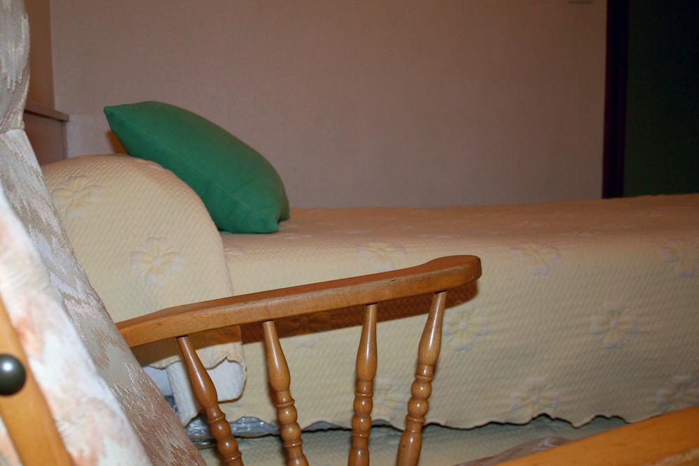 Hostal Ramón Y Cajal 43/50