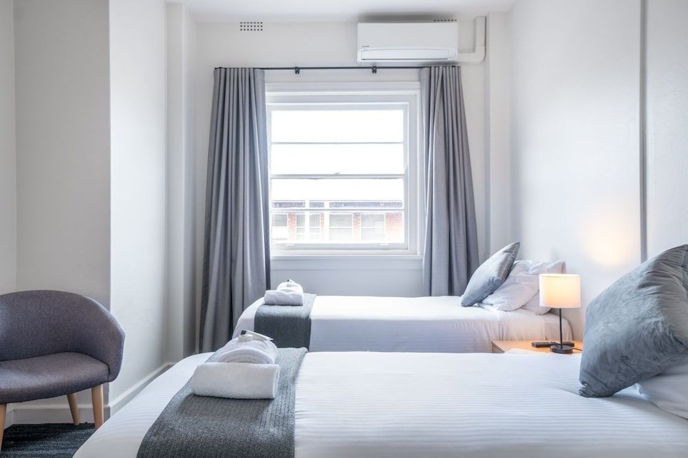 Sydney Junction Hotel 5/30