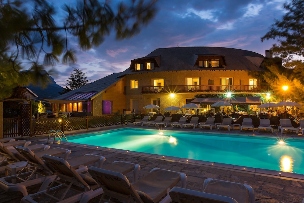 Les Bartavelles Hotel Restaurant 3/50