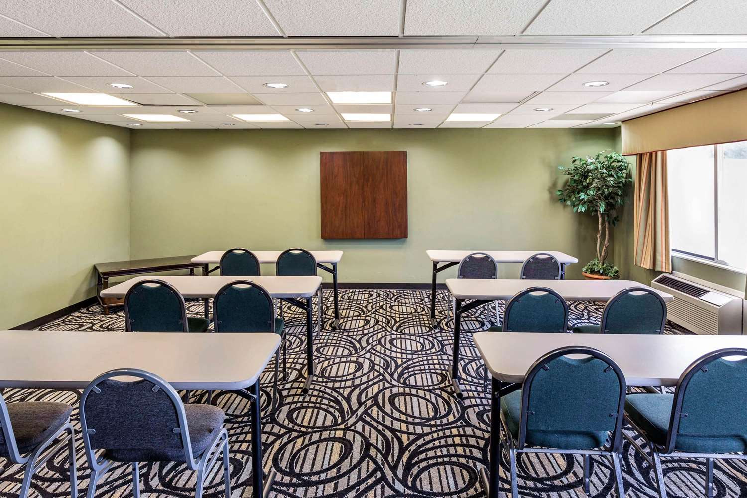 Holiday Inn Spartanburg Northwest 10/13