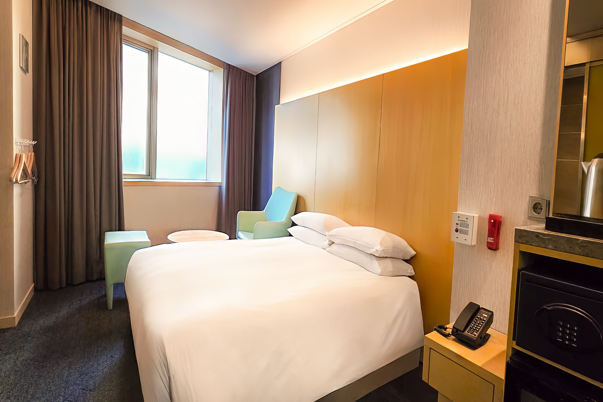 Double or Twin Bed, No Parking, Accessible