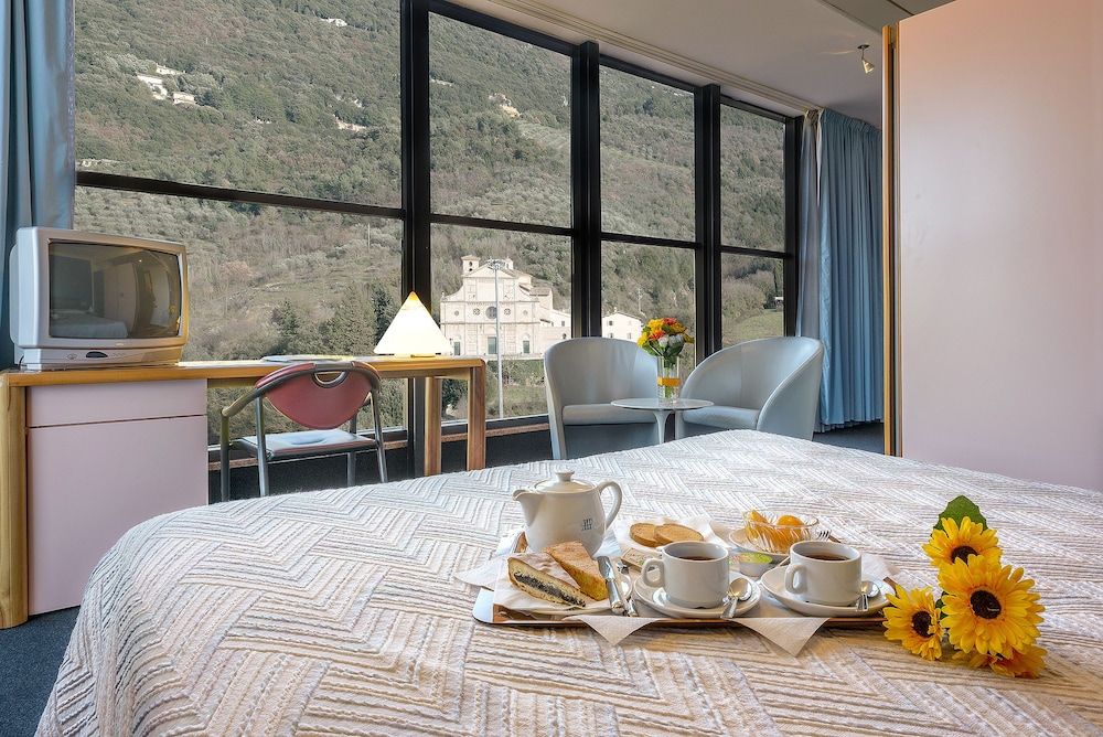 Albornoz Palace Hotel 9/71