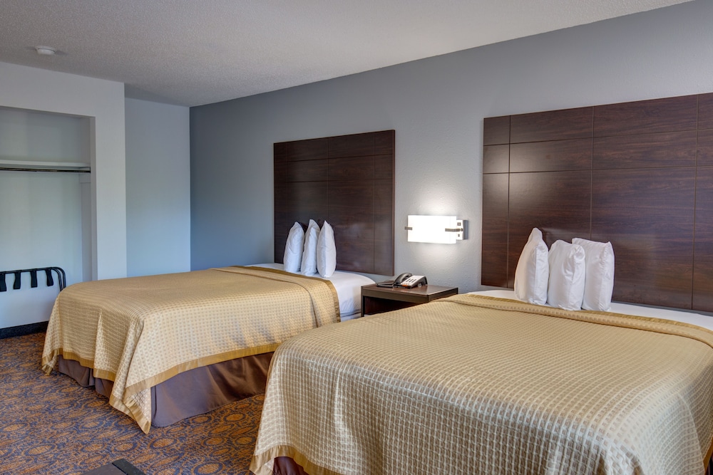 Howard Johnson by Wyndham Branson Theatre District 12/59