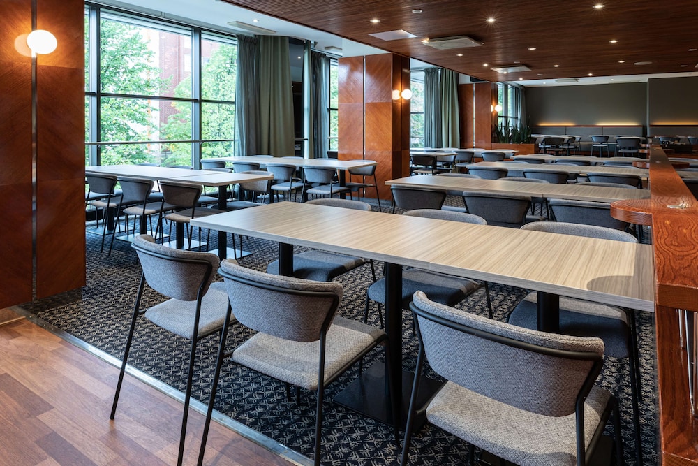 restaurant cafeteria