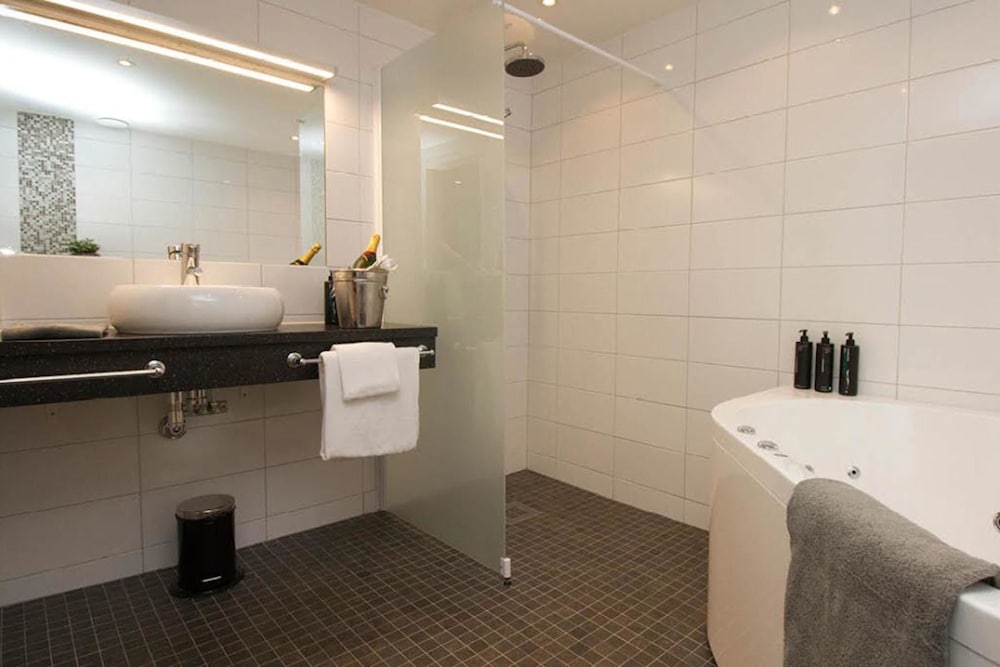 Clarion Hotel Gillet 6/35