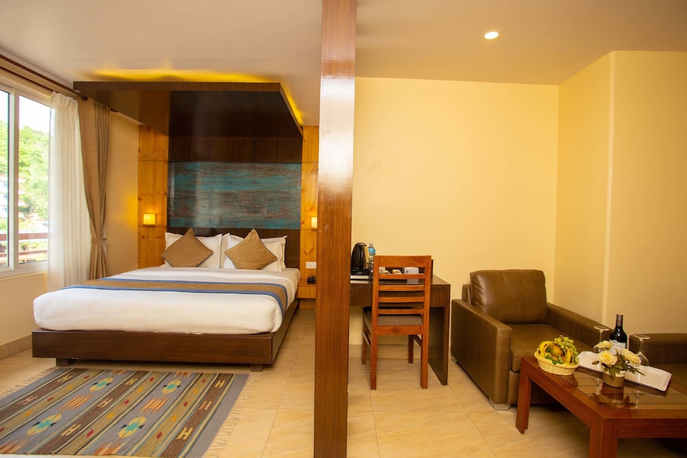 Hotel Lake Paradise 20/50