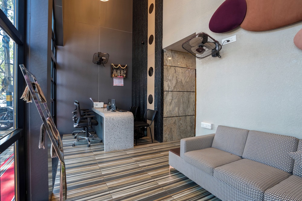 Aishwarya Suites 52/68