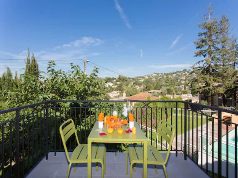 Adonis Mougins 6/54