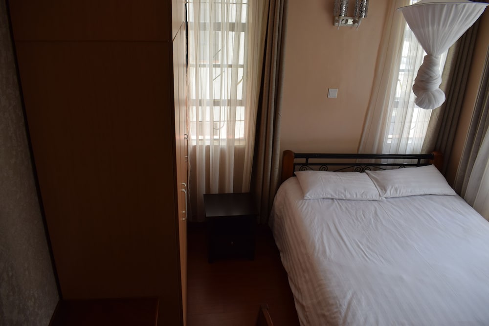 3 BEDROOMS, BASIC, SINGLE, DOUBLE BED