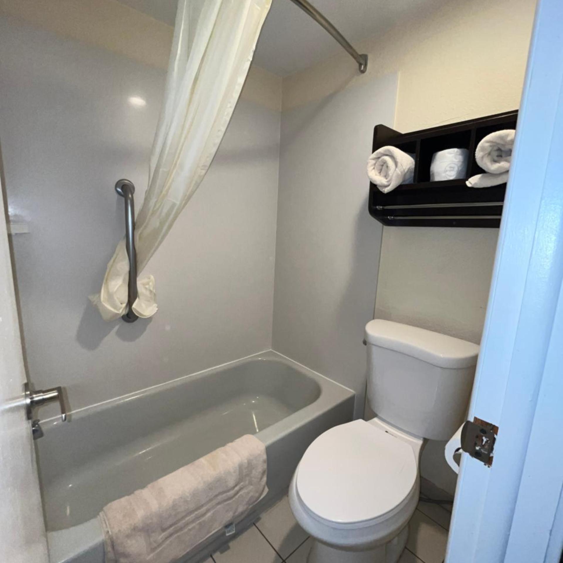 Oregon Trail Inn and Suites 45/50