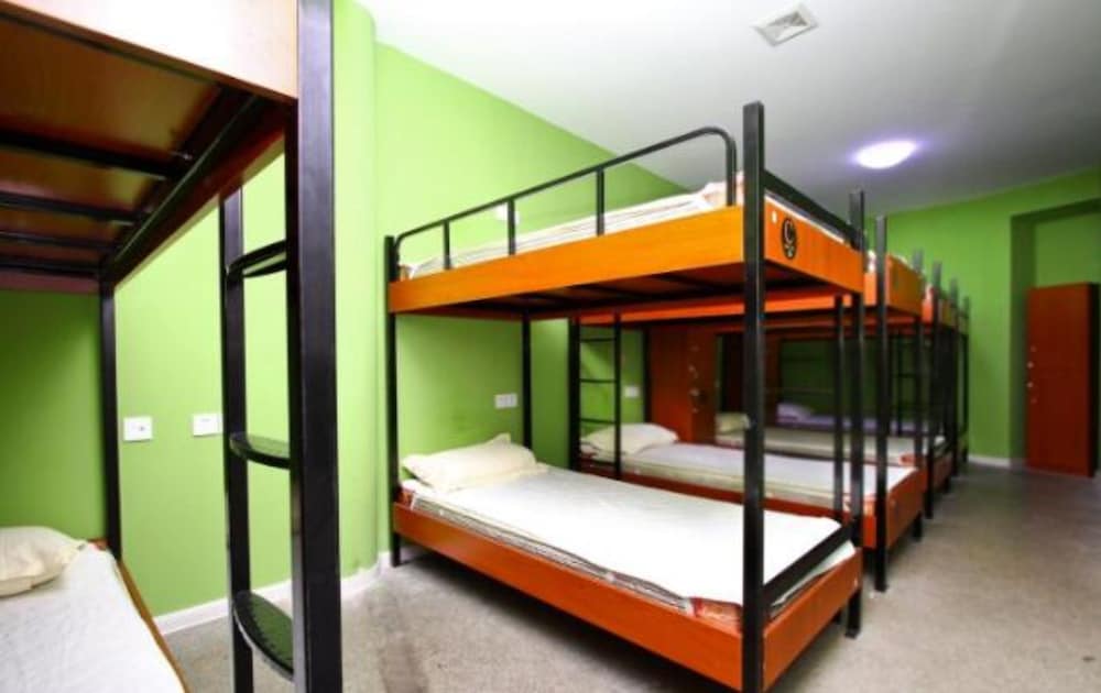 Female Dorm, 10 Beds