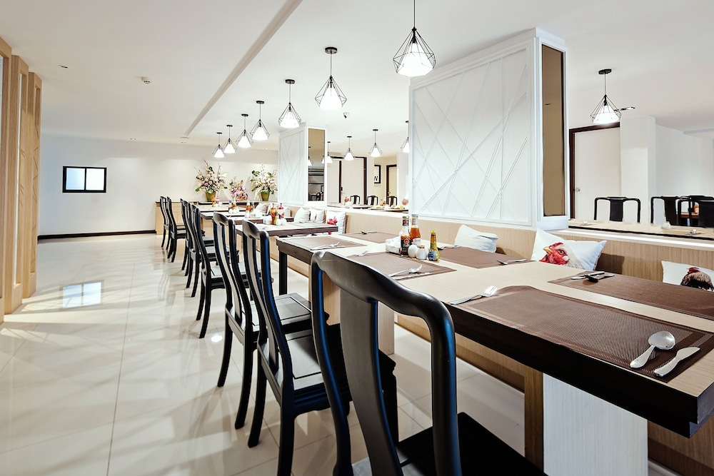 Three Sukhumvit Hotel Sha Plus Certified 58/70