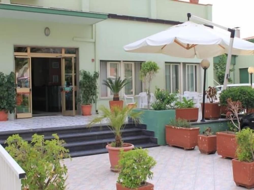 Hotel Germania 5/50