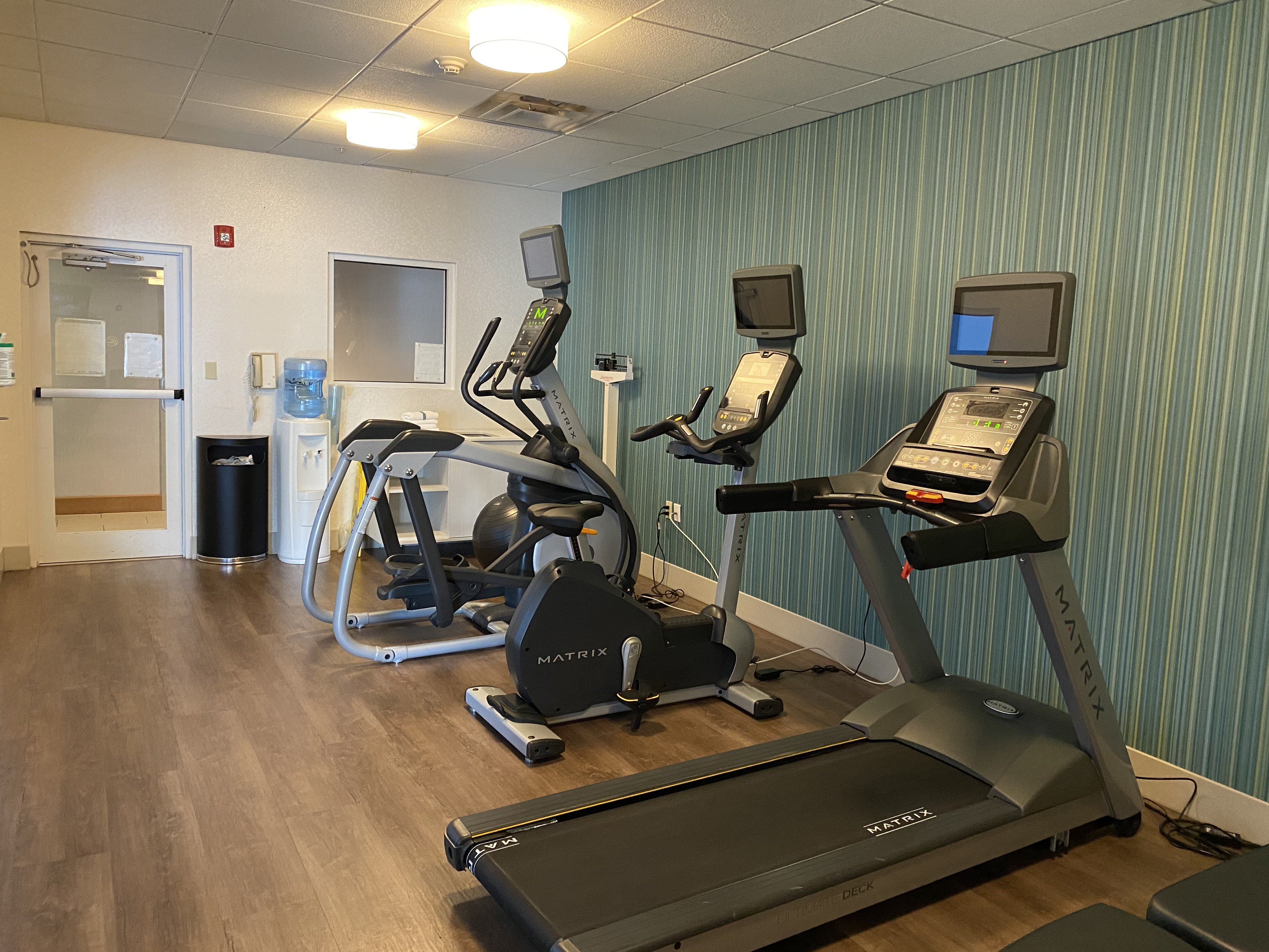 Holiday Inn Express Suites Indianapolis North Carmel An Ihg Hotel 16/21