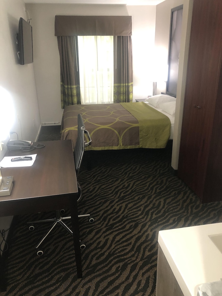 Super 8 by Wyndham High Point/Greensboro 34/34