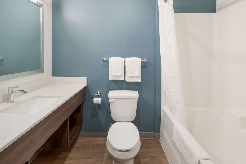 WoodSpring Suites Mesa Chandler 14/16