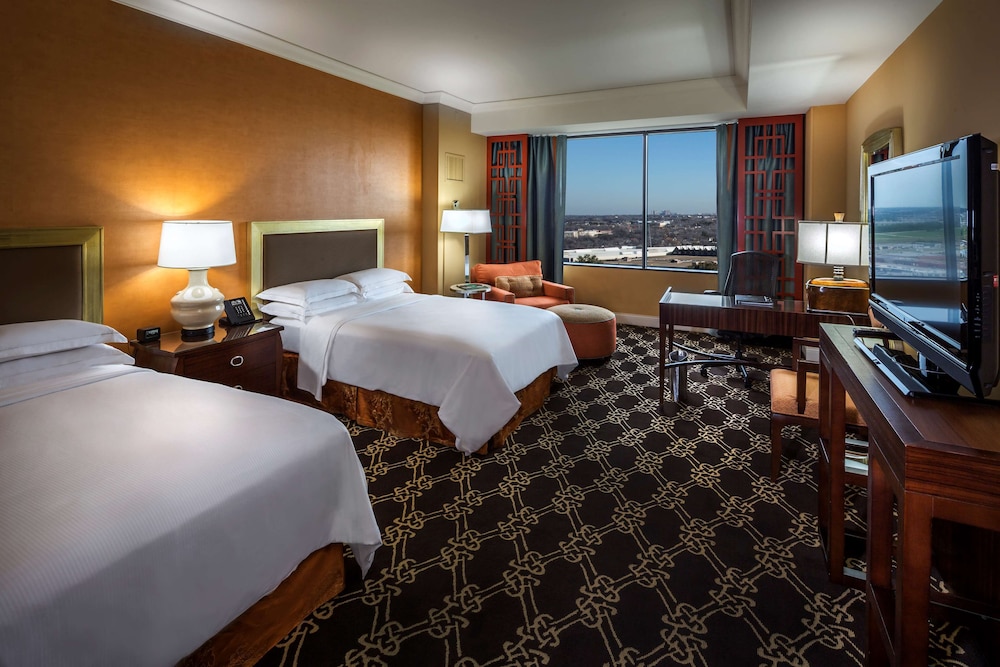 Hilton Anatole 31/90