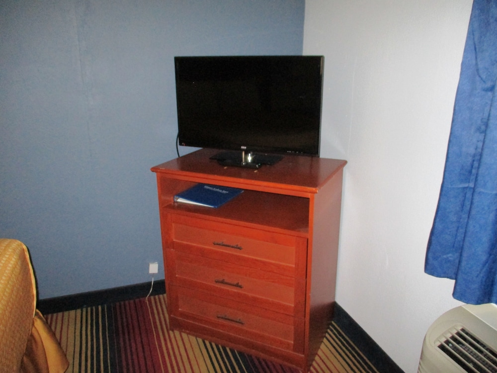 Travelodge by Wyndham Spirit Lake/Okoboji 45/53