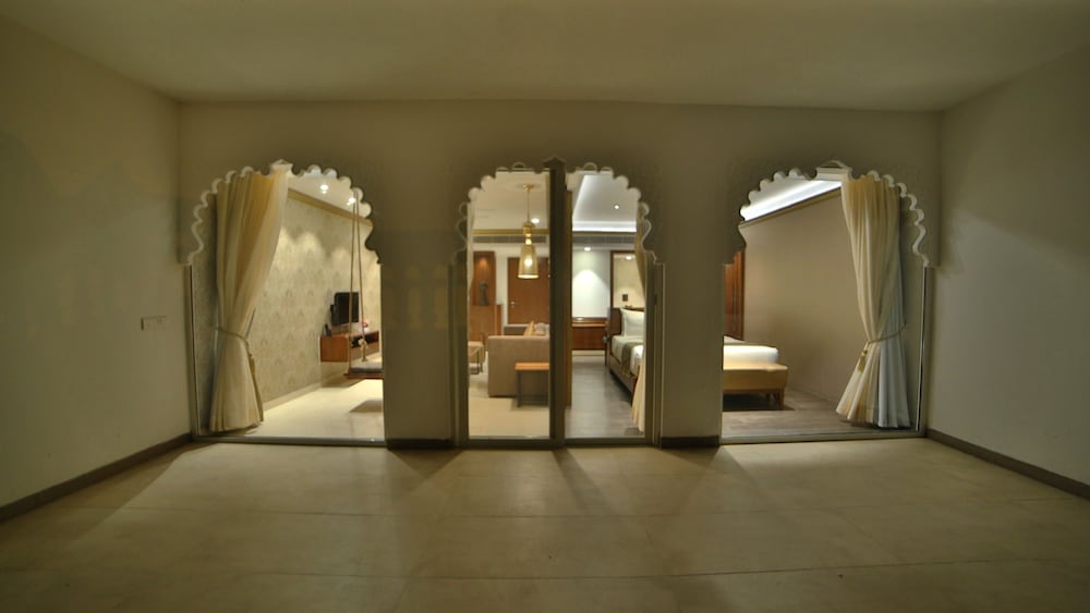 JAISAMAND ISLAND RESORT 27/67