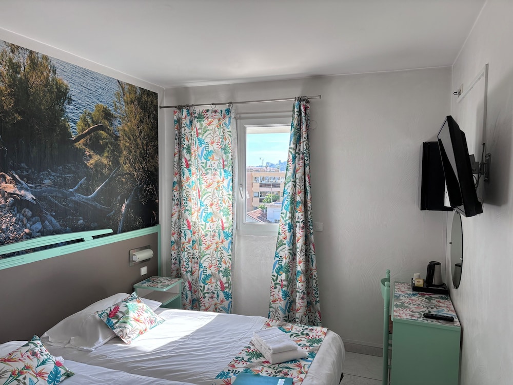 HOTEL DE LA MER 19/50