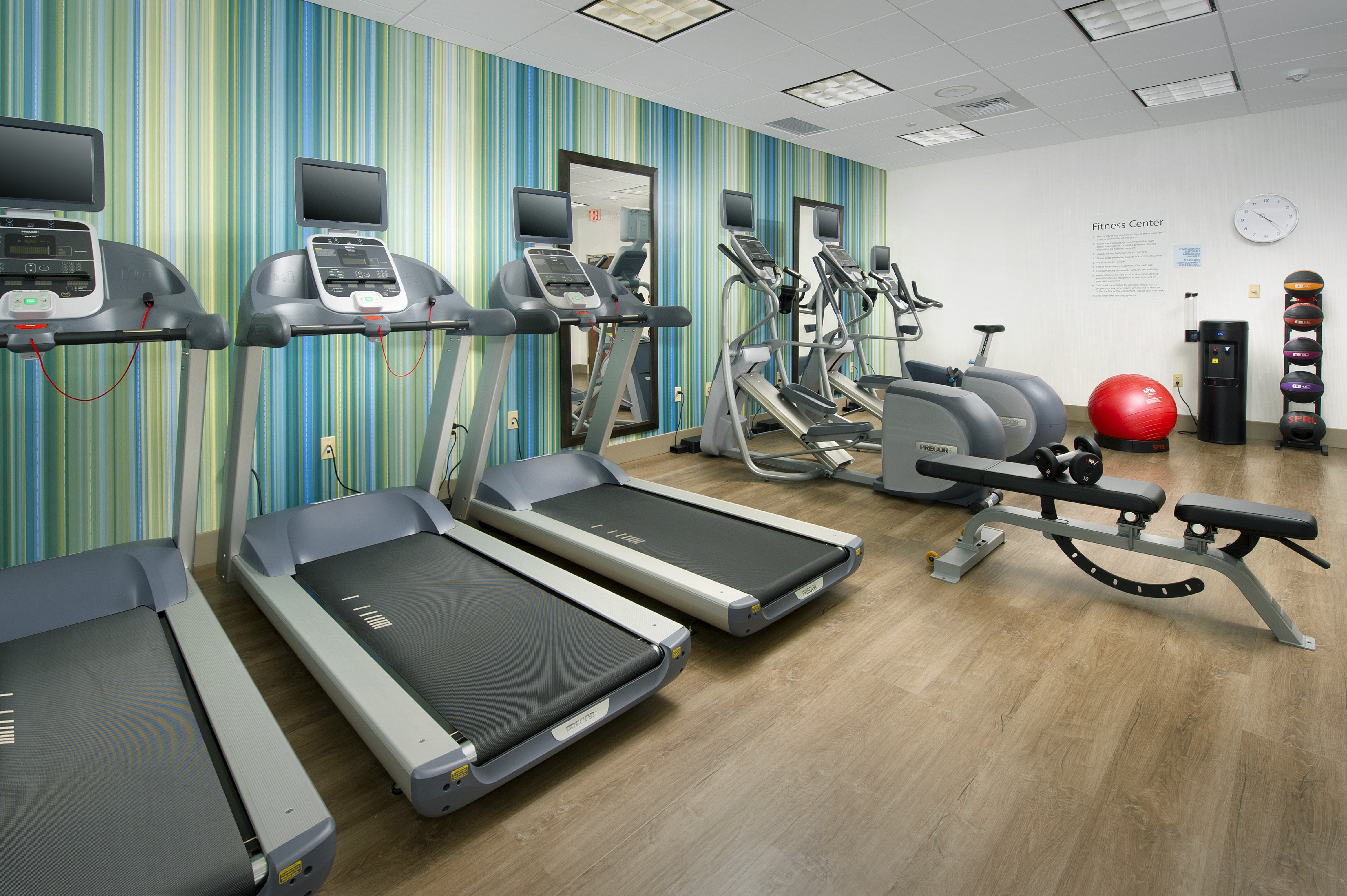 Holiday Inn Express And Suites Altoona I 99 36/62