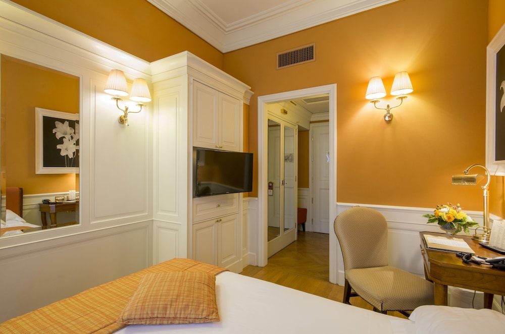 Hotel Corona d Oro 1890 28/43