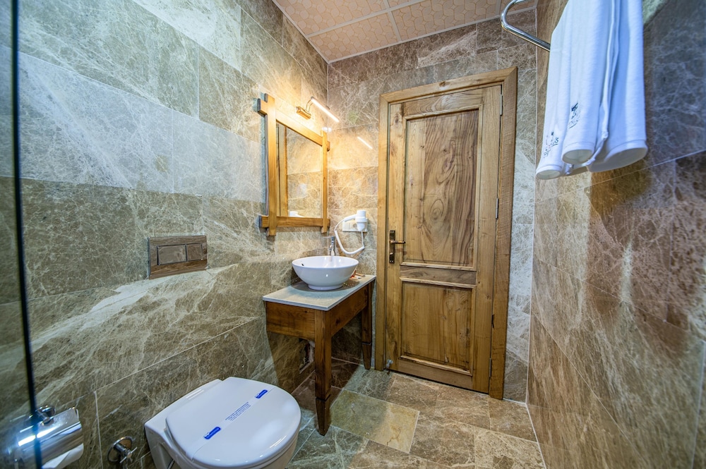 Remus Romulus Cappadocia 45/50
