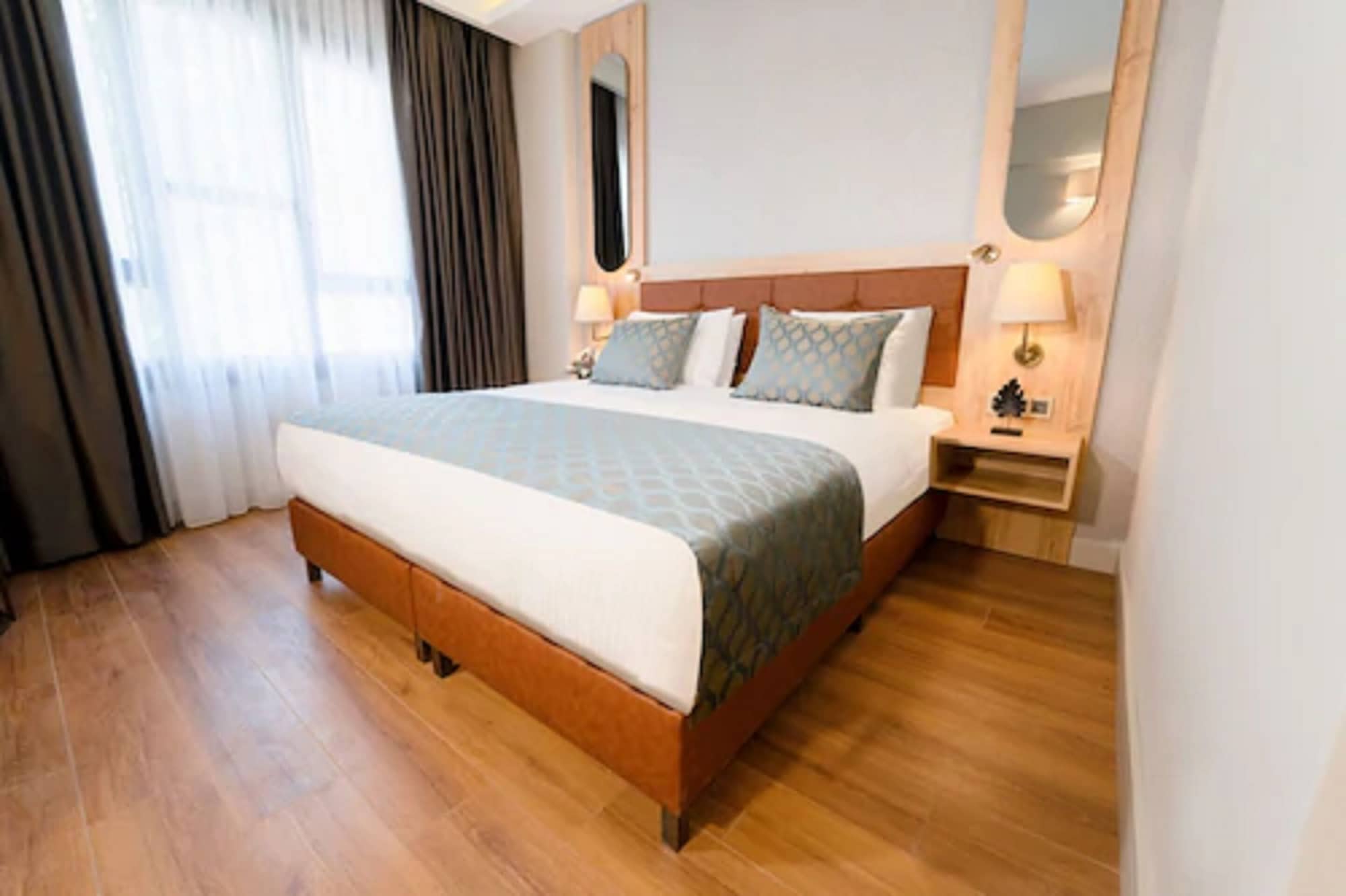 STANDARD ROOM (DOUBLE BED)