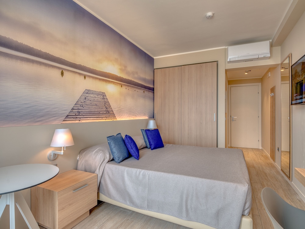 Hotel Cristina 17/50