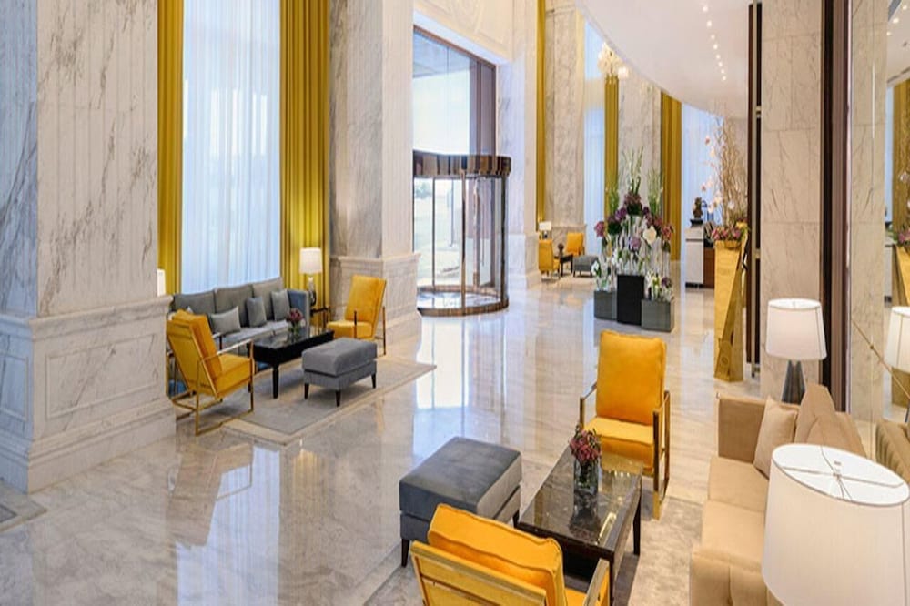 Westpac Hotel & Suites 16/21