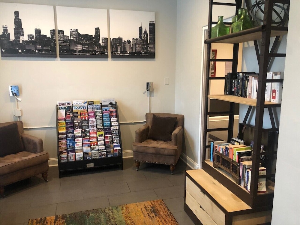 Chicago Getaway Hostel 30/50
